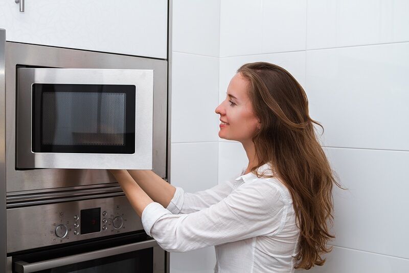 Jak vám může v gastronomii pomoci vhodně zvolená profi mikrovlnná trouba?