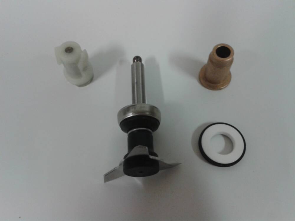 NŮŽ MIXÉRU VČ. TĚSNĚNÍ A MOSAZNÉHO POUZDRA